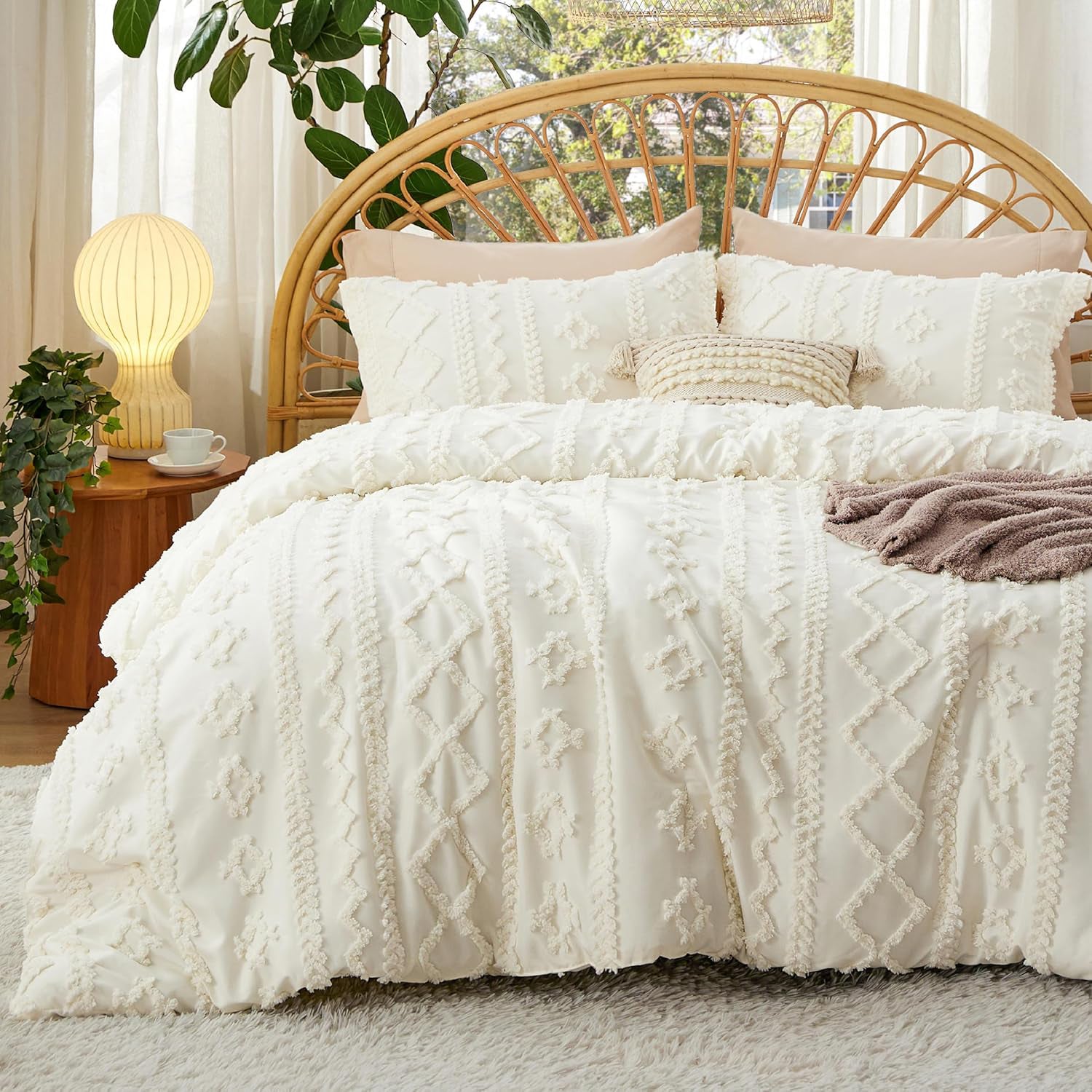 Tufted Boho Bed Set | Soft Jacquard Comforter with Embroidery Pillow Shams